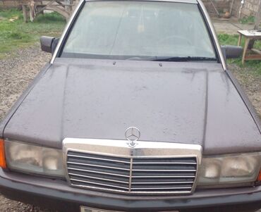 190 mersedes: Mercedes-Benz 190 (W201): 2 l | 1991 il Sedan