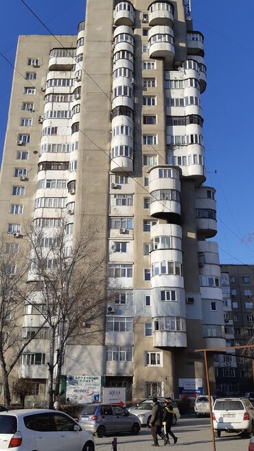 квартиры в оше на час: 2 бөлмө, 49 кв. м, Жеке план, 17 кабат, Эски ремонт