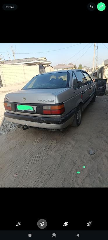Унаа сатуу: Volkswagen Passat: 1990 г., 1.8 л, Кол менен иштөөчү, Бензин, Седан — 3