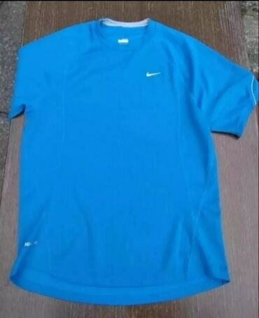 versaci majice: Nike sportska majica vel. M u super stanju