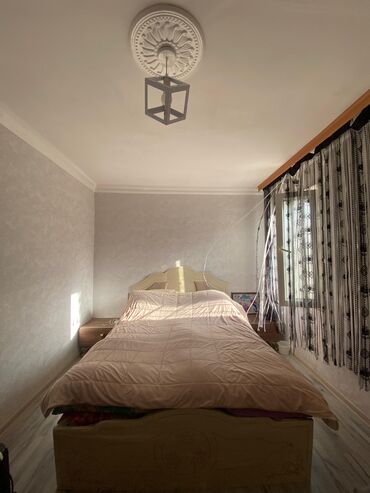 Uzunmüddətli kirayə evlər: 3 otaqlı həyət evi – geniş eyvanlı Xüsusiyyətlər: - Geniş, üstü taxta — 7