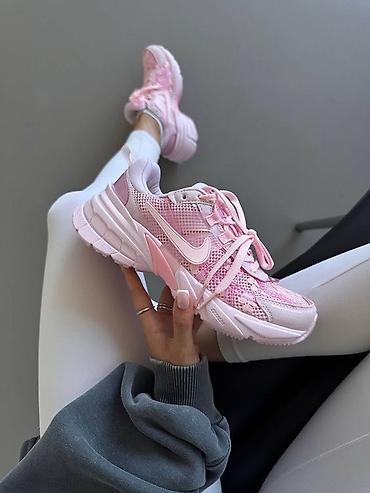 Женская обувь: Кроссовки, 37.5, Nike, Новый, цвет - Розовый — 1