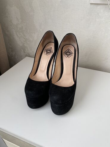 продам туфли женские: Туфли 36, цвет - Черный