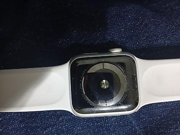 apple 18: Məhsul: Apple Watch (alüminium korpus, ağ/silicondan qoşula bilən — 4