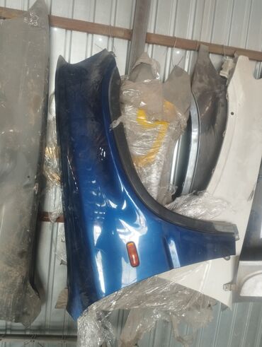 срв 2 кузов: Переднее правое Крыло Honda 2000 г., Б/у, цвет - Синий, Оригинал