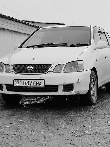 продажа гибридных автомобилей: Toyota Gaia: 2002 г., Автомат, Бензин, Универсал — 3