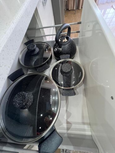 Посуточная аренда квартир: 4 комнаты, Душевая кабина, Постельное белье, Кондиционер — 14