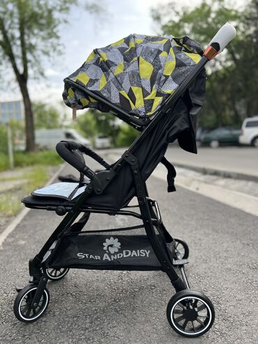 коляска для малыша: Коляска, цвет - Желтый, Новый