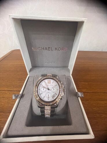 Новый, Наручные часы, Michael Kors, цвет - Серебристый