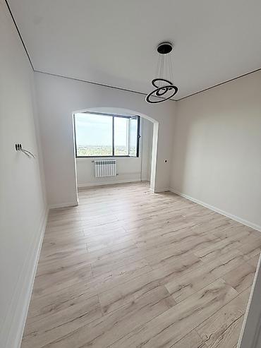 пользовались: 2 комнаты, 71 м², Ак-Орго ж/м 8 этаж, Дизайнерский ремонт — 4