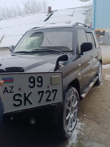 mitsubisi pajero: Mitsubishi Minicab: 2 l | 2002 il | 2000 km