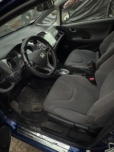 byd e2 2025: Honda Fit: 2010 г., Бензин, Хэтчбэк — 5