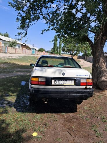 баткен афто: Volkswagen Passat: 1989 г., 1.8 л, Механика, Бензин, Седан