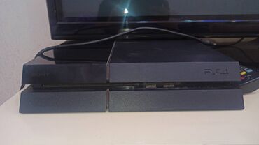 PS4 (Sony Playstation 4): Yaxshi veziyyetdedir. Hec bir problemi yoxdur.
2 pultludur