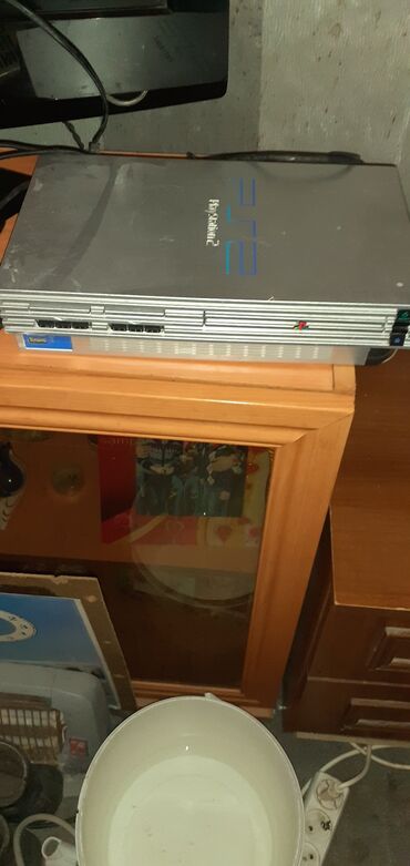 playstation 2 aliram: Sony PlayStation 2 konsolu, əyləncə və oyunlar üçün nəzərdə tutulmuş