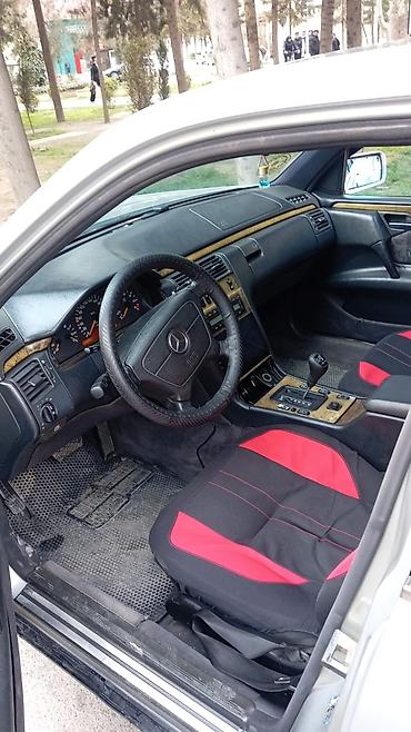 Mercedes-Benz: Mercedes-Benz E-Class (W210) sedan - Kuzov: gümüşü rəng, 4 qapı, tam — 4