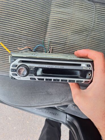 Auto oprema: Sony cd plejer ispravan svako dugme radi izvadjen iz licnog automobila