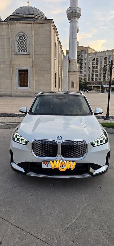 e 303: BMW iX1: 2025 г., Автомат, Электромобиль, Кроссовер — 1