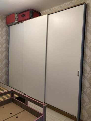 Kupe, 3 qapılı Düz dolab, Qarderob, paltar dolabı
