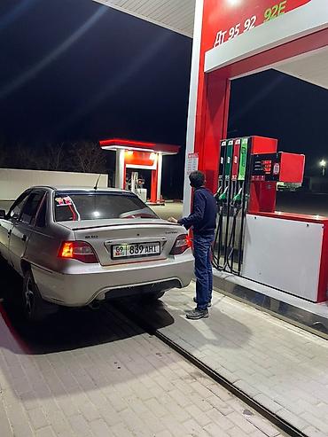 мотор суу: Daewoo Nexia: 2008 г., Кол менен иштөөчү, Бензин, Седан — 4