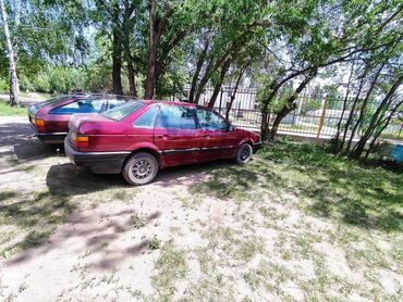 Volkswagen: Volkswagen Passat: 1990 г., 1.8 л, Механика, Бензин, Седан