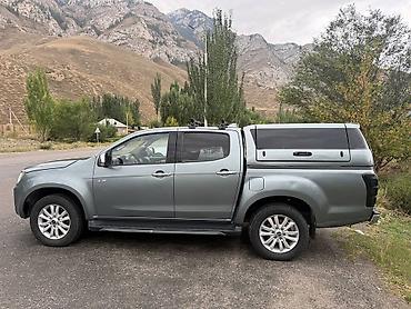 wuling starlight 730: Isuzu D-Max: 2020 г., 3 л, Автомат, Дизель, Пикап — 3