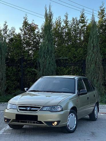 Daewoo Nexia: 2008 г., 1.6 л, Механика, Бензин, Седан