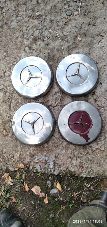 Mercedes-Benz: Продаю колпаки на диски оригинал Мерседес сопог 2000сом