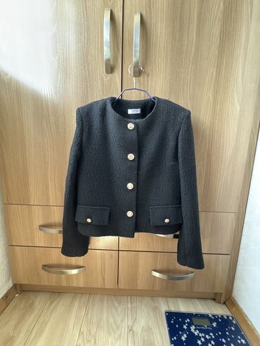 серый пиджак женский: Пиджак, Твид, Made in KG, M (EU 38)