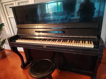 мини пианино: Pianino. Belarus. qara rengdedir. islekdir, sadece köklenmelidir — 1