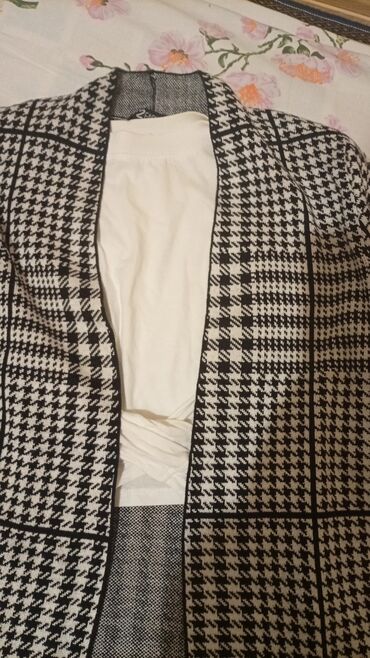 Dəstlər, kostyumlar: Qadın geyim dəsti – 4 ədəd 1) Krem rəngli uzunqol köynək - Metal snap — 4