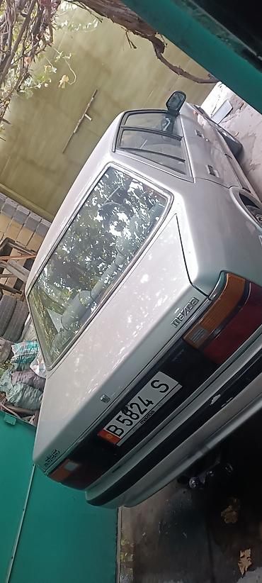 авто mazda 626: Mazda 626: 1987 г., 2 л, Механика, Бензин, Седан — 4