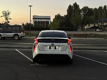 byd e1: Toyota Prius: 2017 г., 1.8 л, Автомат, Гибрид, Лифтбек — 4