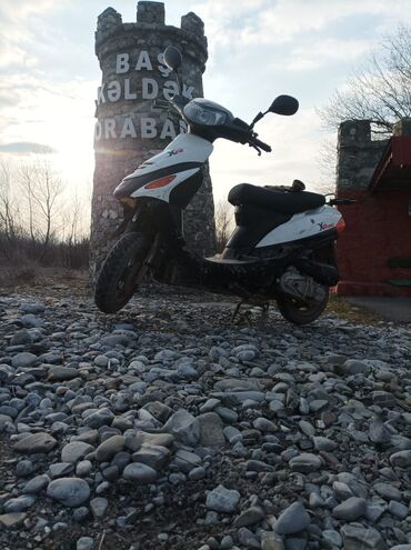 motosiklet satis: Əlim yandıda satılır