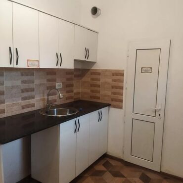 продам дом киргизия 1: 25 м², 1 комната, Теплый пол, Бронированные двери, Забор, огорожен