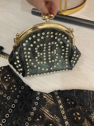 Ziyafət donları: Vılur ustunde biserli paltar zaradan alınıb,sumka tezedi — 11