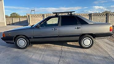 Audi: Audi 100: 1986 г. — 2