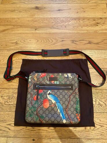 Çantalar: Gucci tian GG supreme messenger bag Orijinal, sizin tərəfinizdən hər lalafo.az -da Çantalar: Gucci tian GG supreme messenger bag Orijinal, sizin tərəfinizdən hər