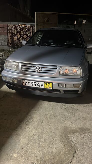 Volkswagen: Volkswagen Vento: 1995 г., 1.8 л, Механика, Бензин, Седан