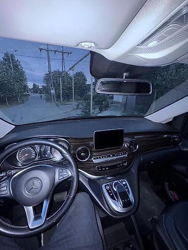 Mercedes-Benz: Mercedes‑Benz V‑Class (qara, uzun baza) – komfortlu və geniş premium — 3