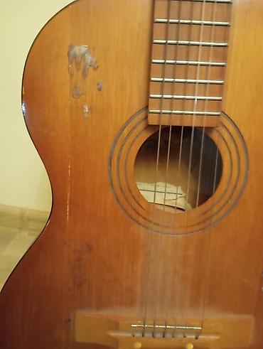 gitara balaca: 1982 cı ilin SSRİ gitarası çanağında tük nazilikliyində çat var bəzi — 3