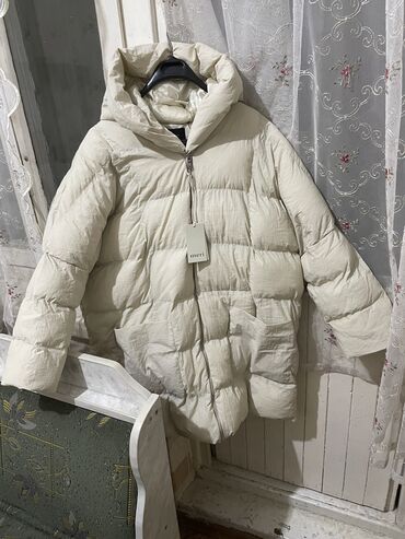 куртки зима: Пуховик, По колено, С капюшоном, 4XL (EU 48)