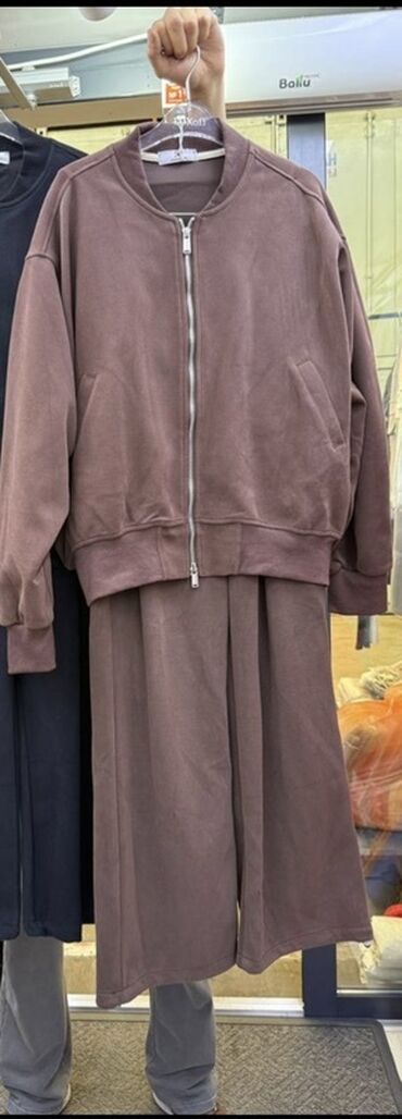 продам камуфляжный костюм: Брючный костюм, Кюлоты, Корея, Осень-весна