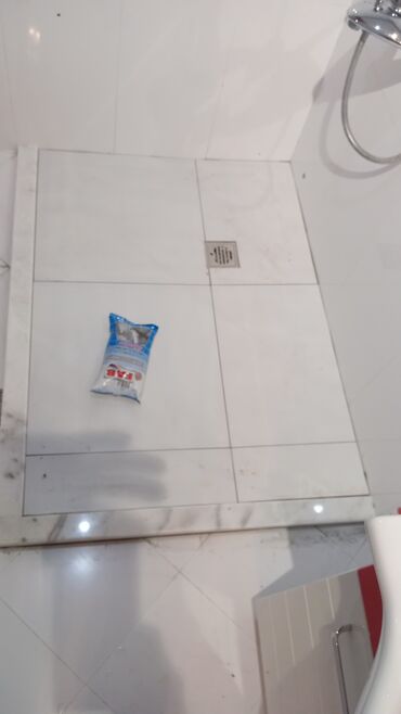 Duş poddonları: Duş kabinləri üçün qəliblər təklif olunur. Bu qəliblər müxtəlif — 7