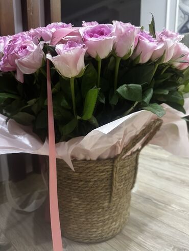 исскуственные цветы: Цветы свежие продаю по низкой цене 
звоните