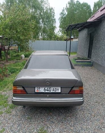 купить шампиньоны: Mercedes-Benz W124: 1987 г., 2.3 л, Механика, Бензин, Седан