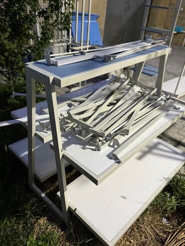 Stend vitrinləri: Ağ rəngdə müxtəlif vitrin ləvazimatları, asılqanları satılır. Sayları -da lalafo.az — 8 Stend vitrinləri: Ağ rəngdə müxtəlif vitrin ləvazimatları, asılqanları satılır. Sayları — 8