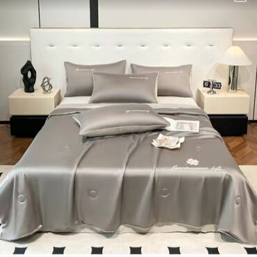 Постельное белье: Двуспальный комплект постельного белья из шёлка высокой плотности с