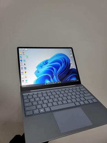 планшет surface: Ноутбук, Microsoft Surface, 8 ГБ ОЗУ, Intel Core i5, 13.3 ", Б/у, Для работы, учебы, память SSD