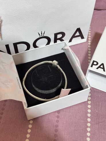 İnformatika: Məhsul: Pandora gümüş bilərzik Təsvir: - Brend: Pandora - Model